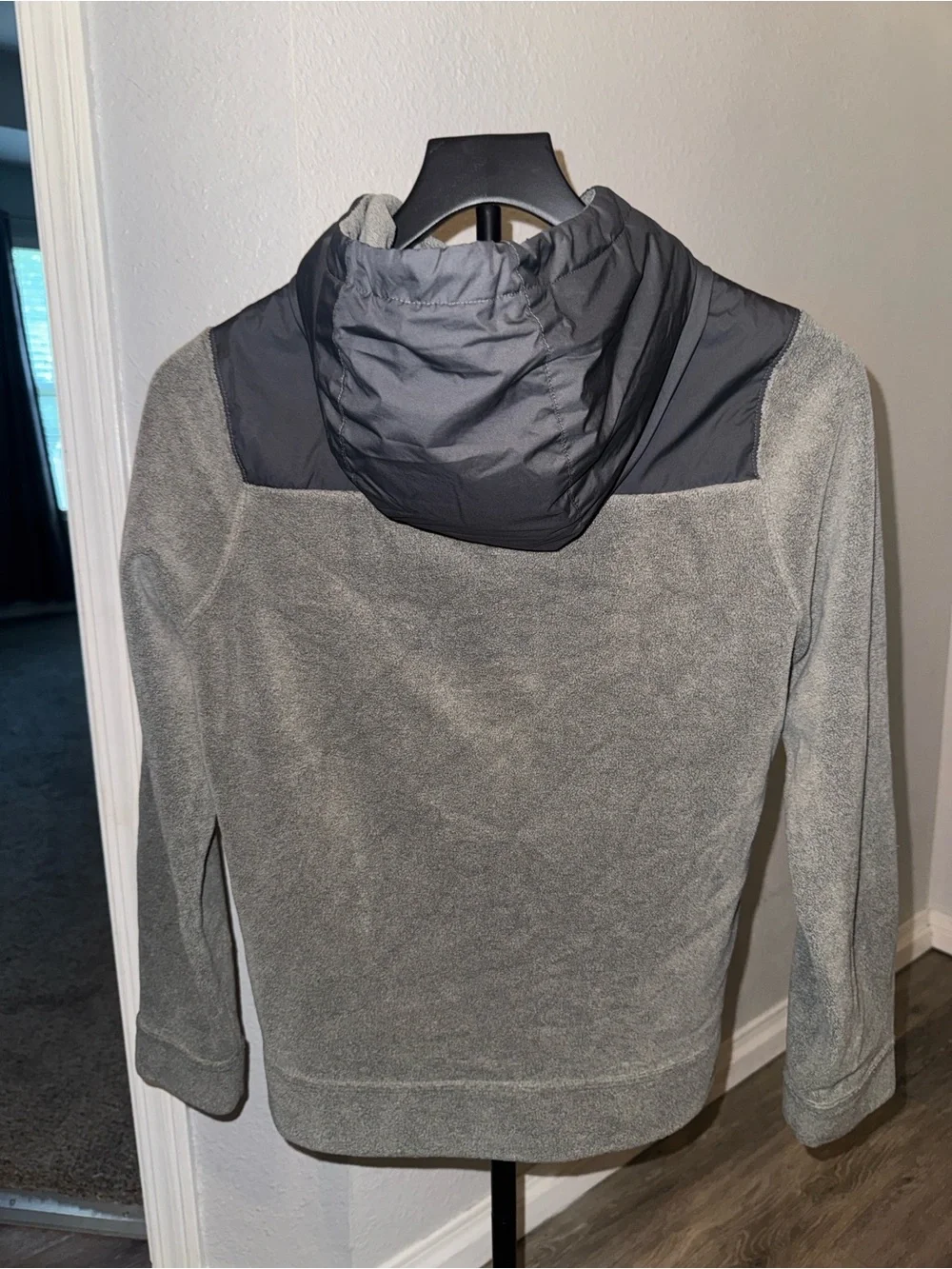 Nike lightweight hooded